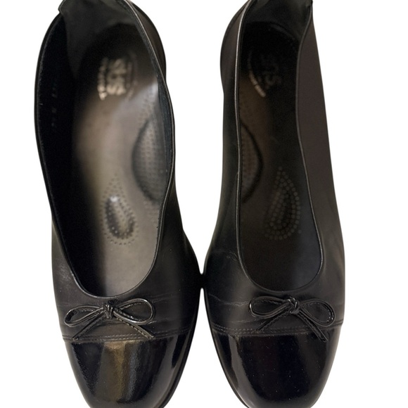 SAS Comfort Flats Sleek Design, a perfect choice for someone with a foot problem - Picture 13 of 13